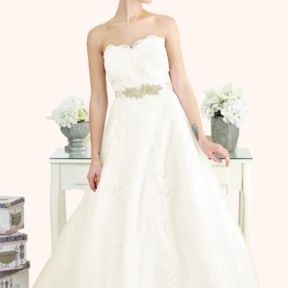 Lace Strapless Sweetheart Neckline Ball Gown Estilo Moda Wedding Dresses Milton Keynes